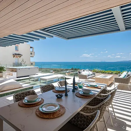 Luxury Front Line Lejlighed Estepona